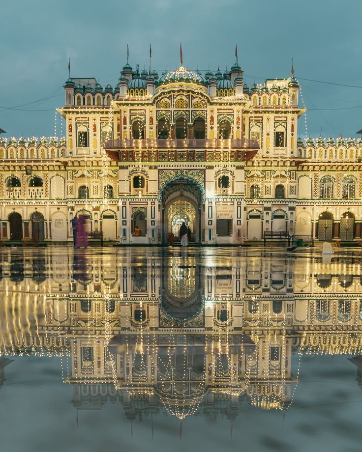 Varanasi (Bodhgaya Prayagraj Ayodhya) Tour Package